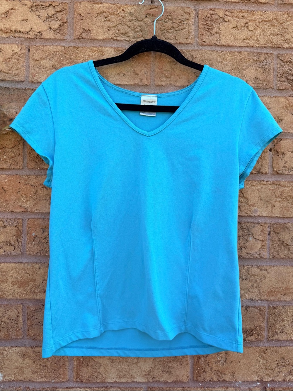 10/$25 • Marika V-Neck Short Sleeve Active Tee